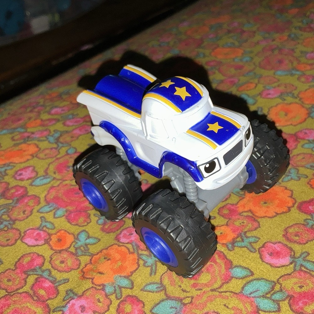 Blaze and Monster Machines Darlington King of Tricks‎ Nickelodeon Fisher Price
